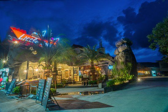 Little Boat Seafood Restaurant